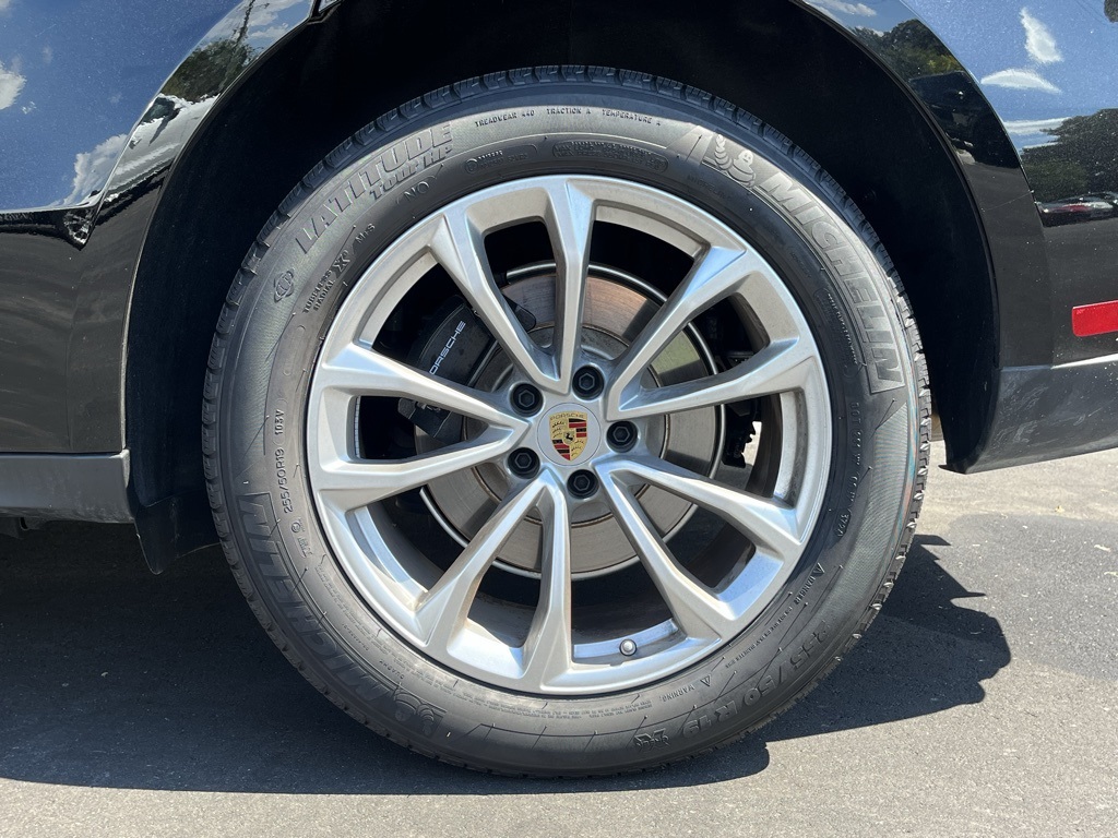 2025 Porsche Macan T photo 6
