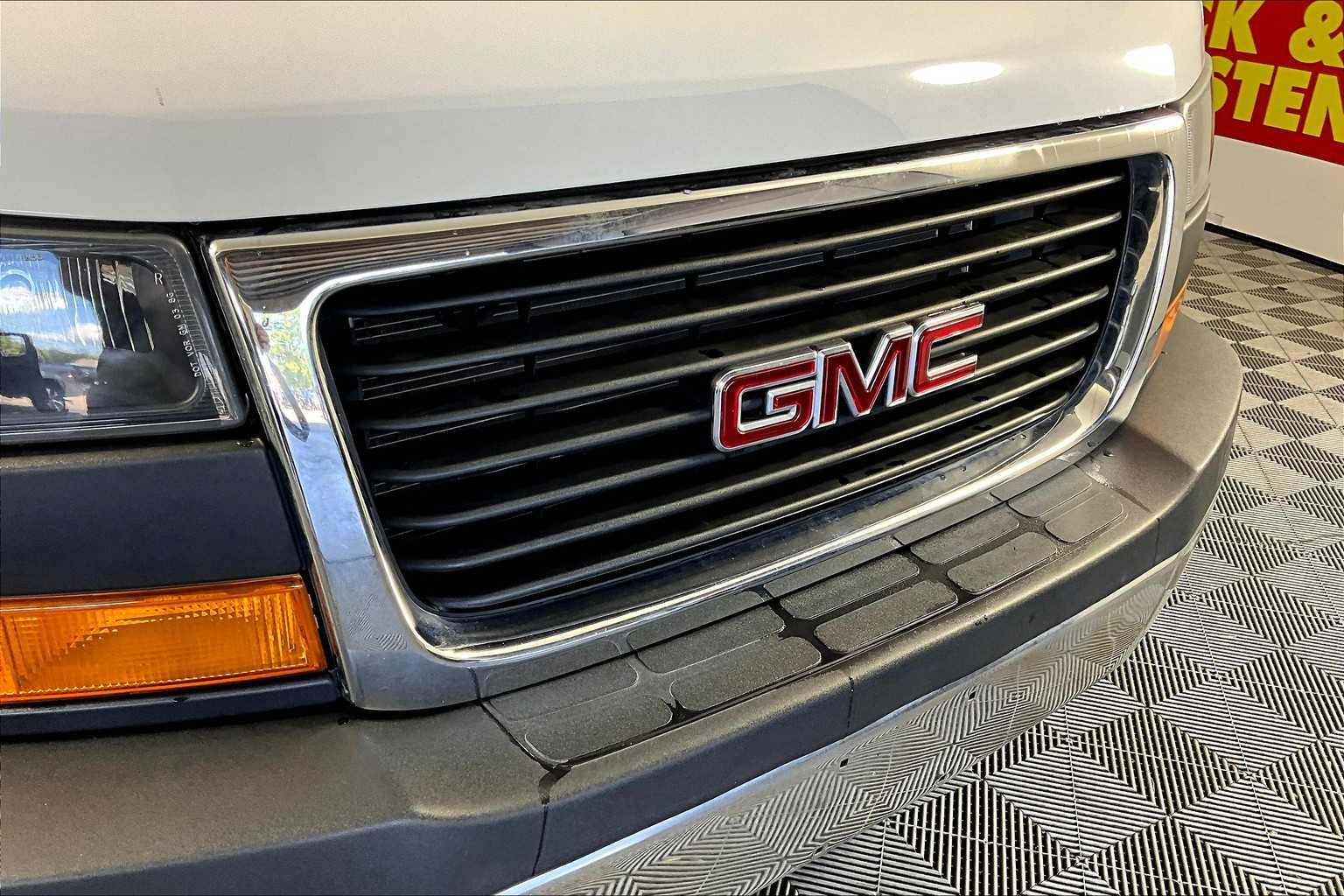 2023 Gmc Savana Cargo 2500 photo 22