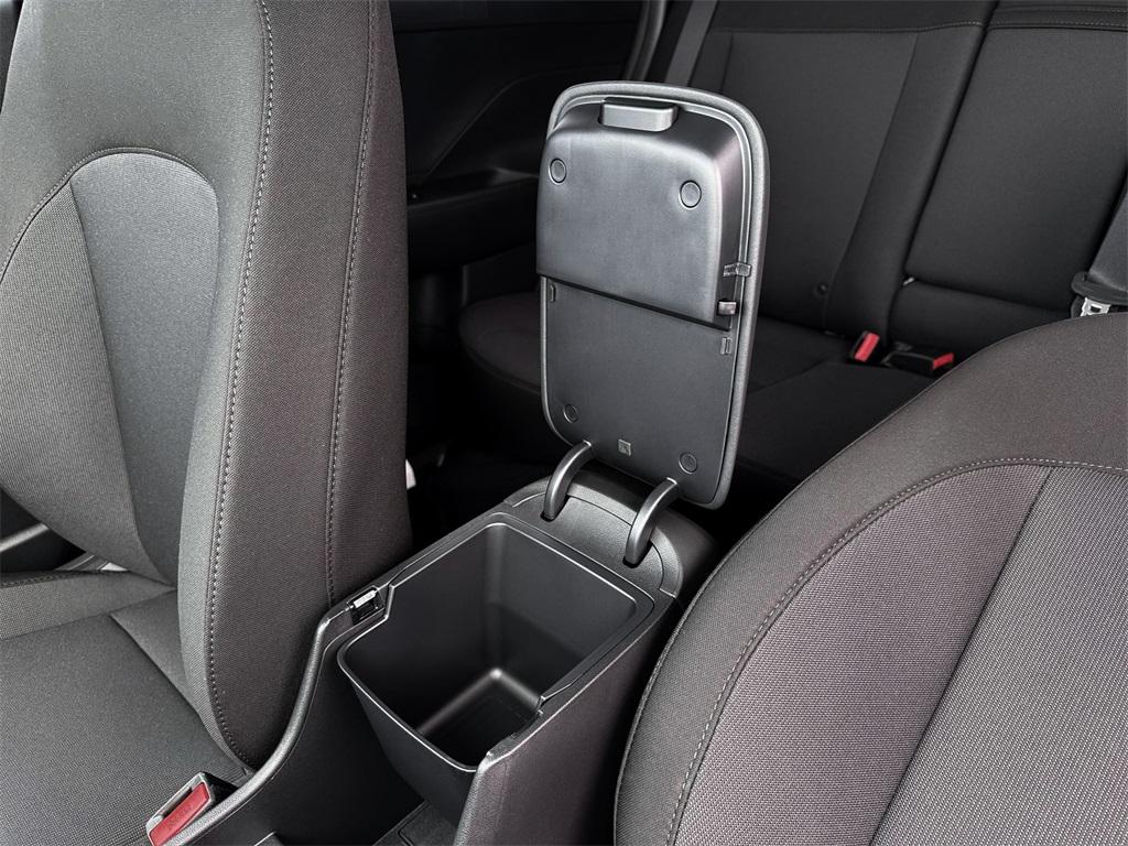 2026 Hyundai Kona SEL photo 17