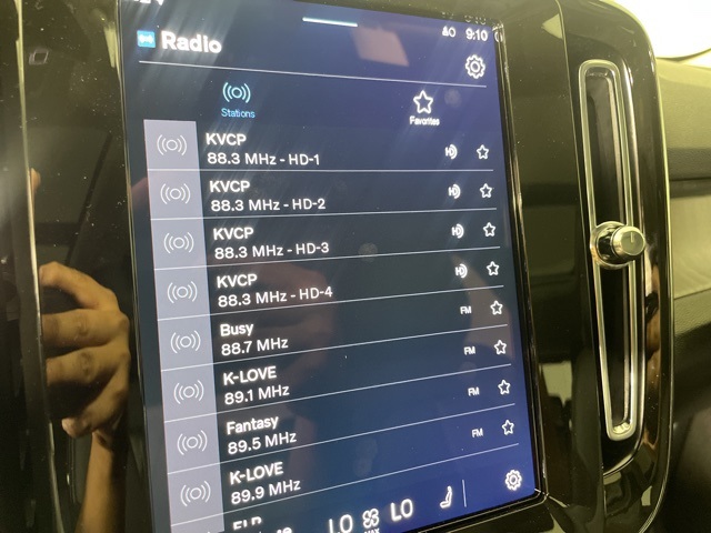 2025 Volvo XC40 Core photo 26