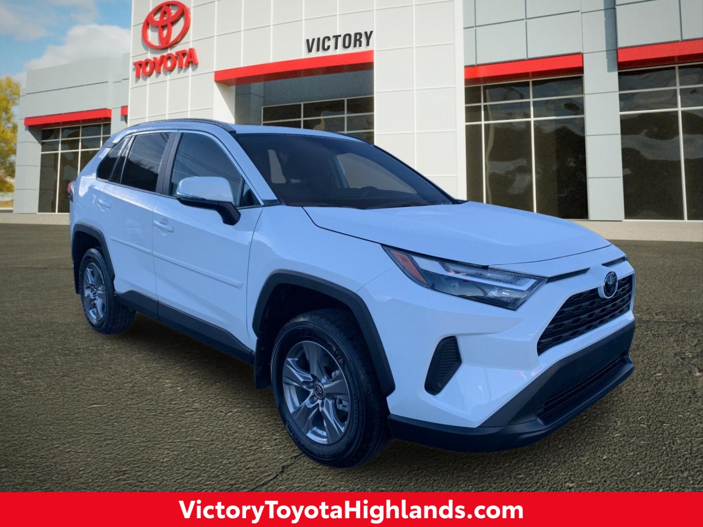 2025 Toyota RAV4 XLE's photo