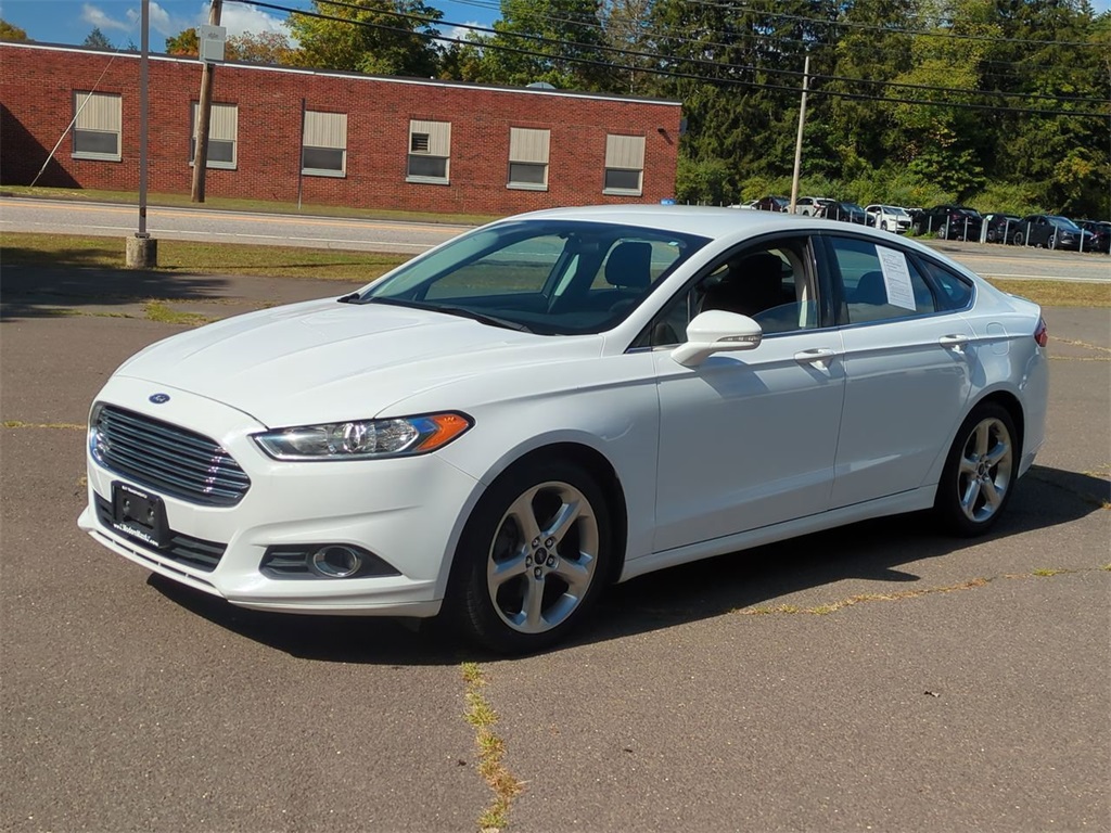 2016 Ford Fusion SE photo 4