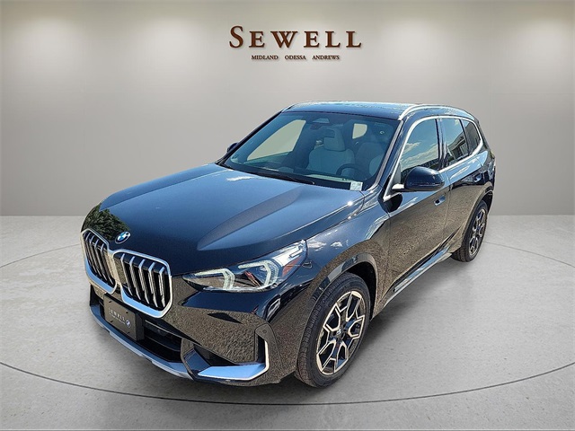 2026 BMW X1 28i's photo