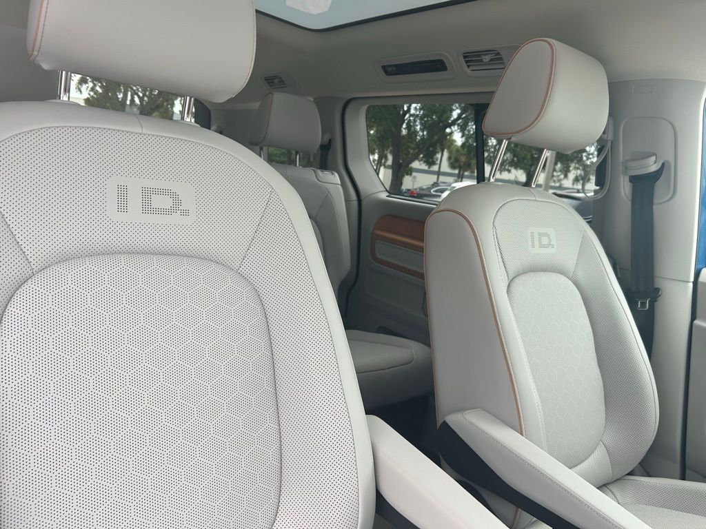 2025 Volkswagen ID. Buzz Pro Plus photo 26