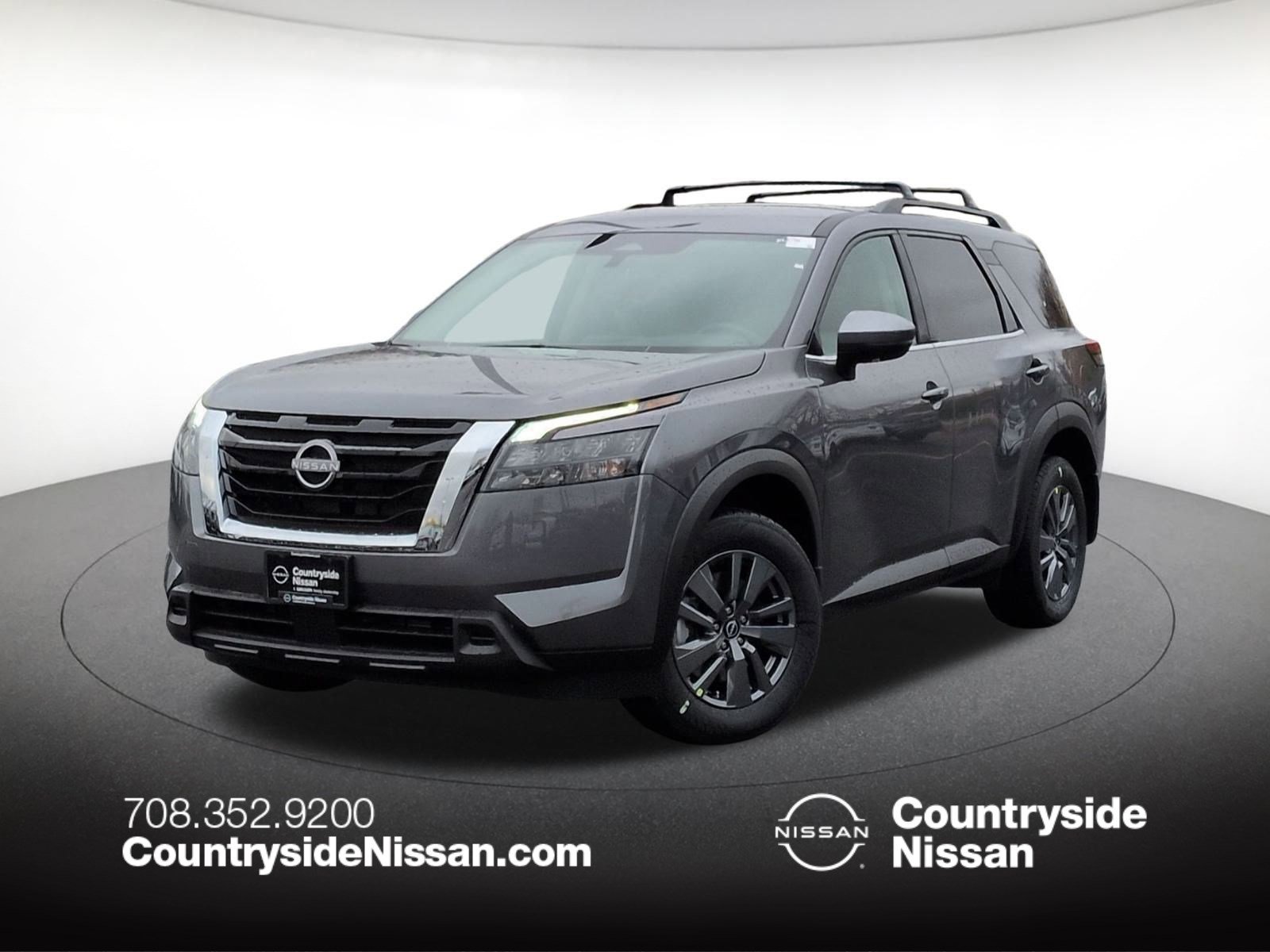 2025 Nissan Pathfinder SV's photo