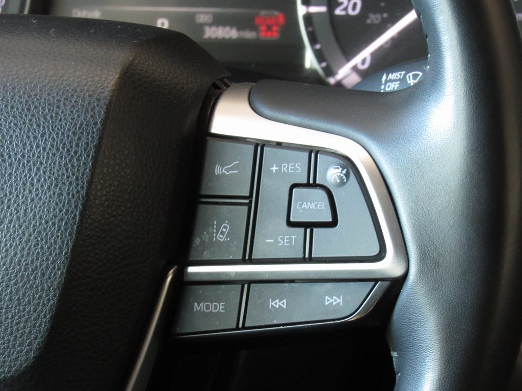 2024 Toyota Highlander XSE photo 24