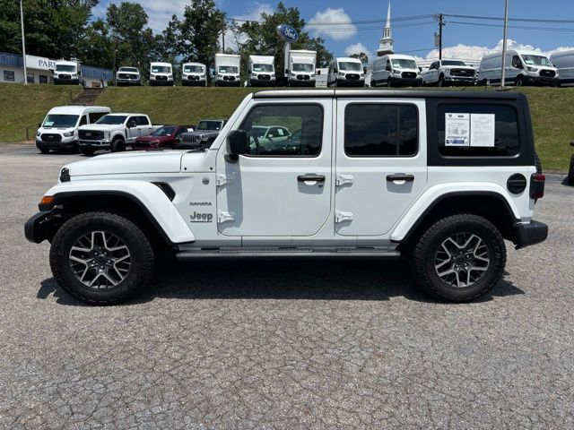 2024 Jeep Wrangler Sahara photo 5