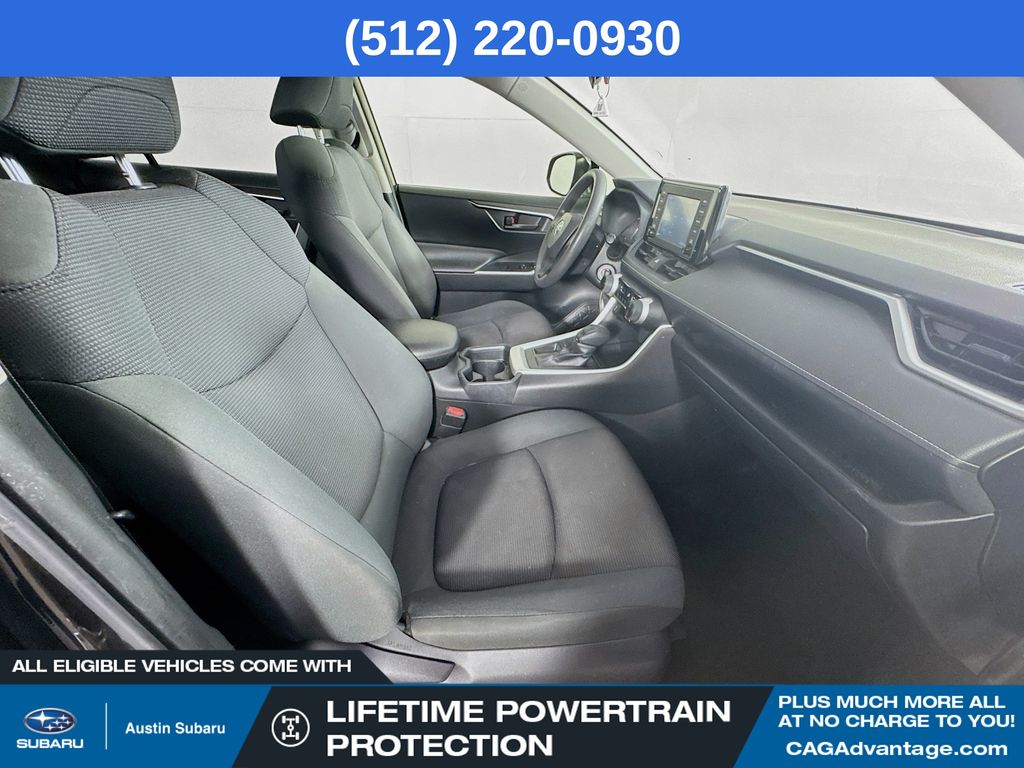 2019 Toyota RAV4 LE photo 27