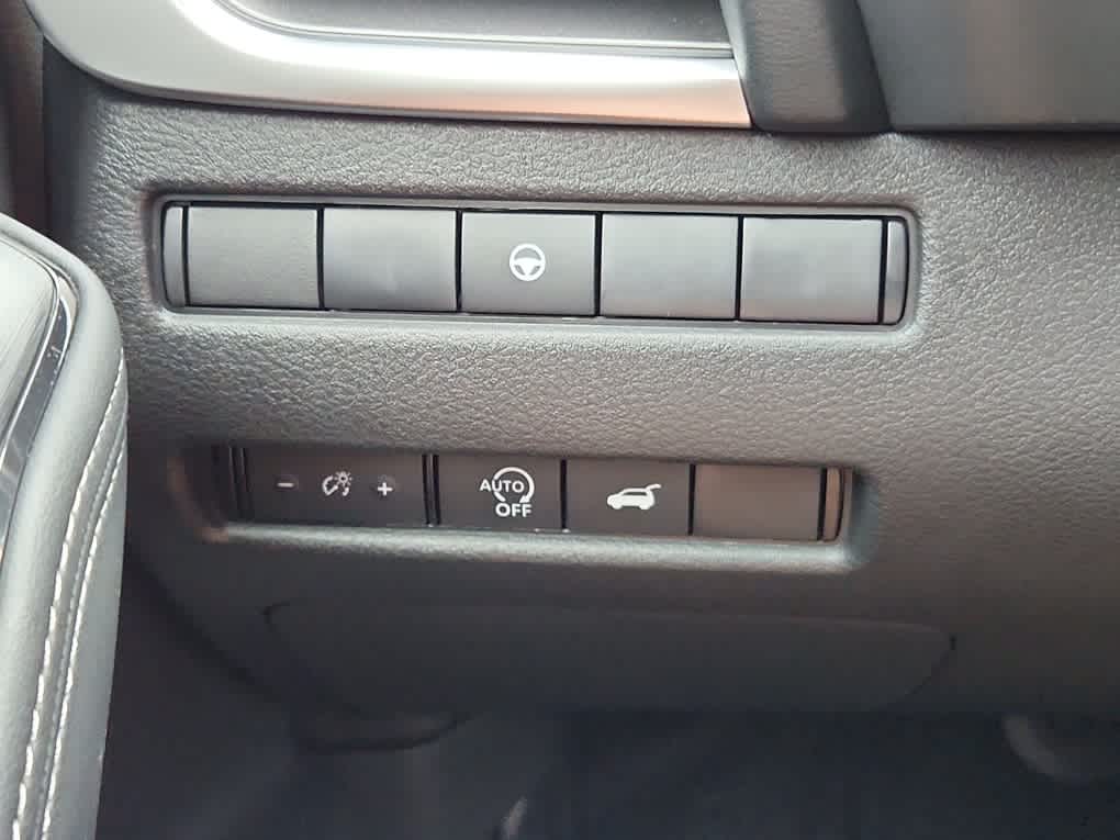 2026 Nissan Rogue SV photo 10