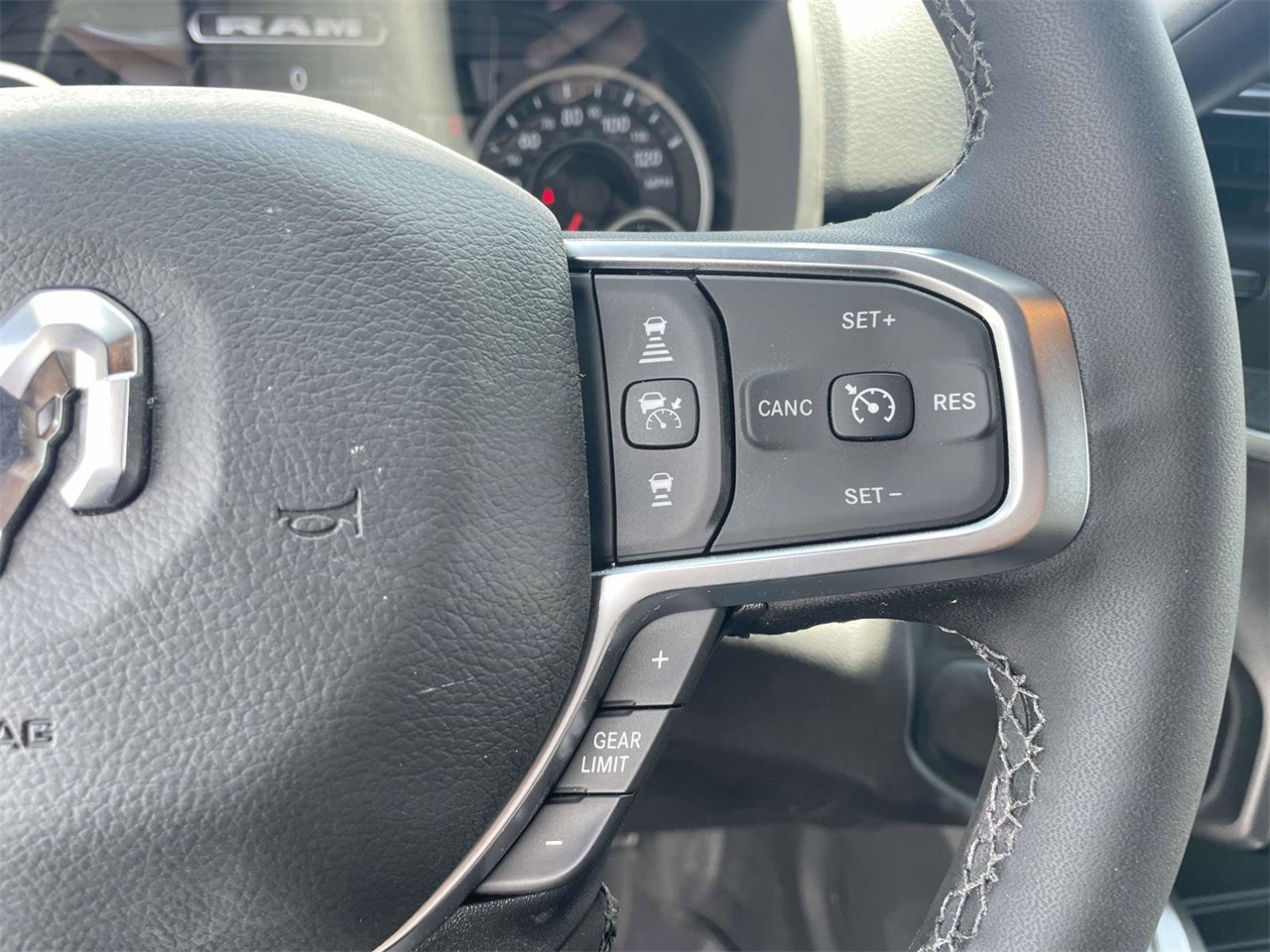 2025 Ram 2500 Big Horn photo 30