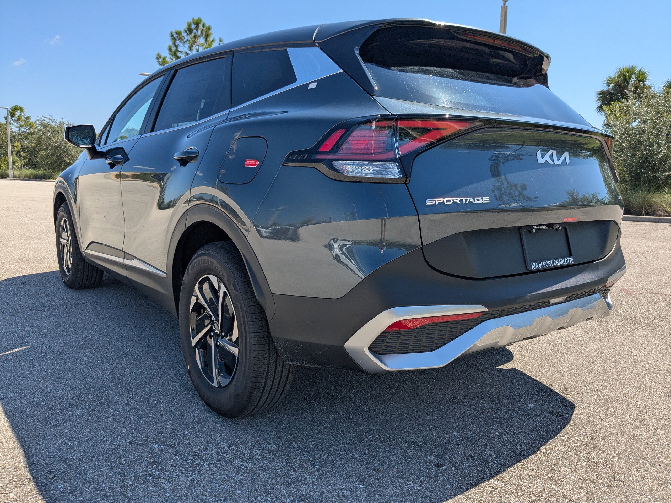 2025 Kia Sportage Hybrid LX photo 3