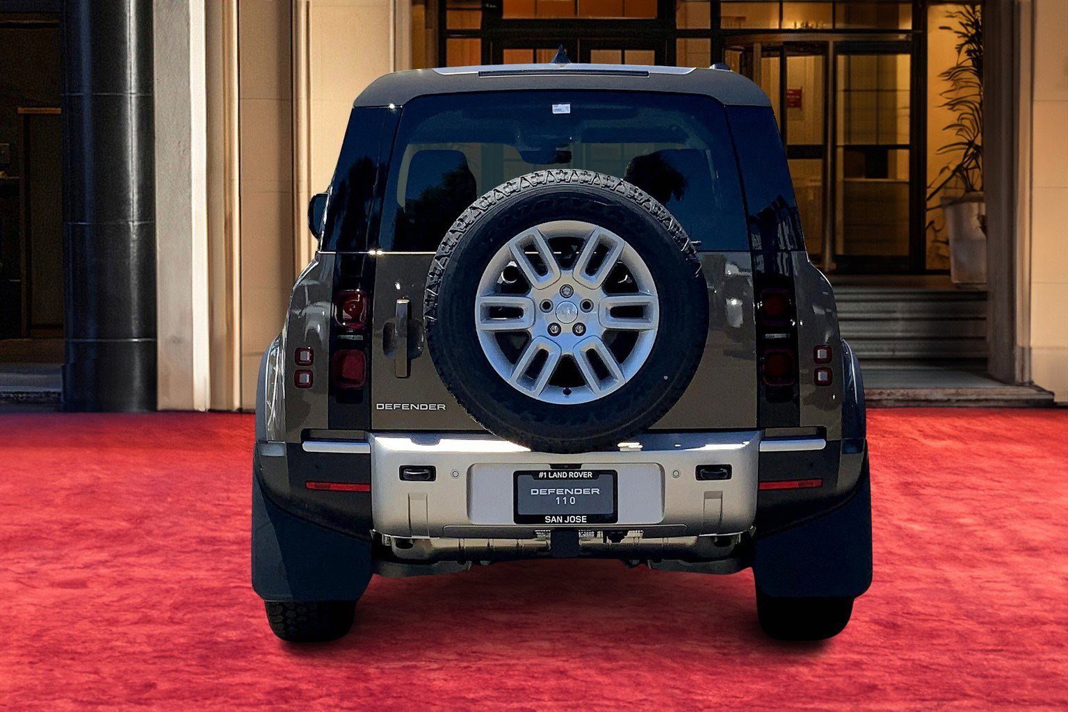 2025 Land Rover Defender 110 S photo 4