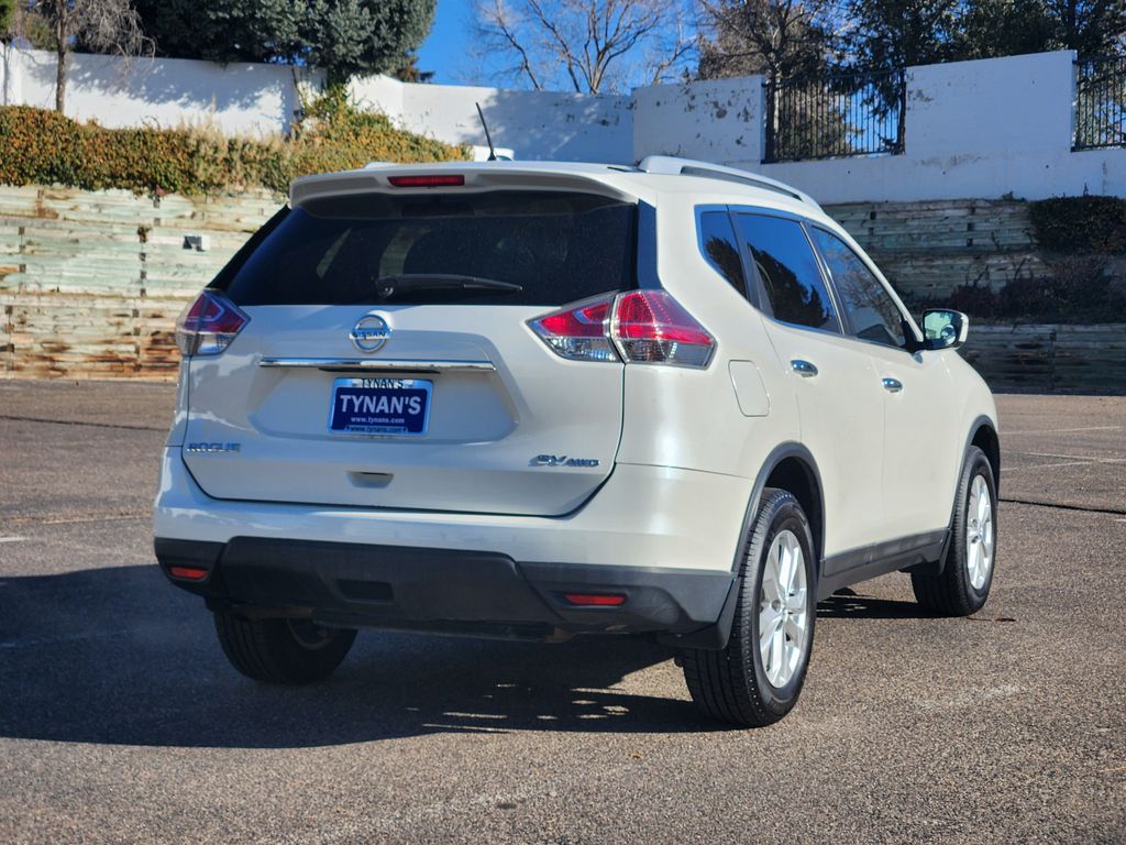 2015 Nissan Rogue SV photo 3