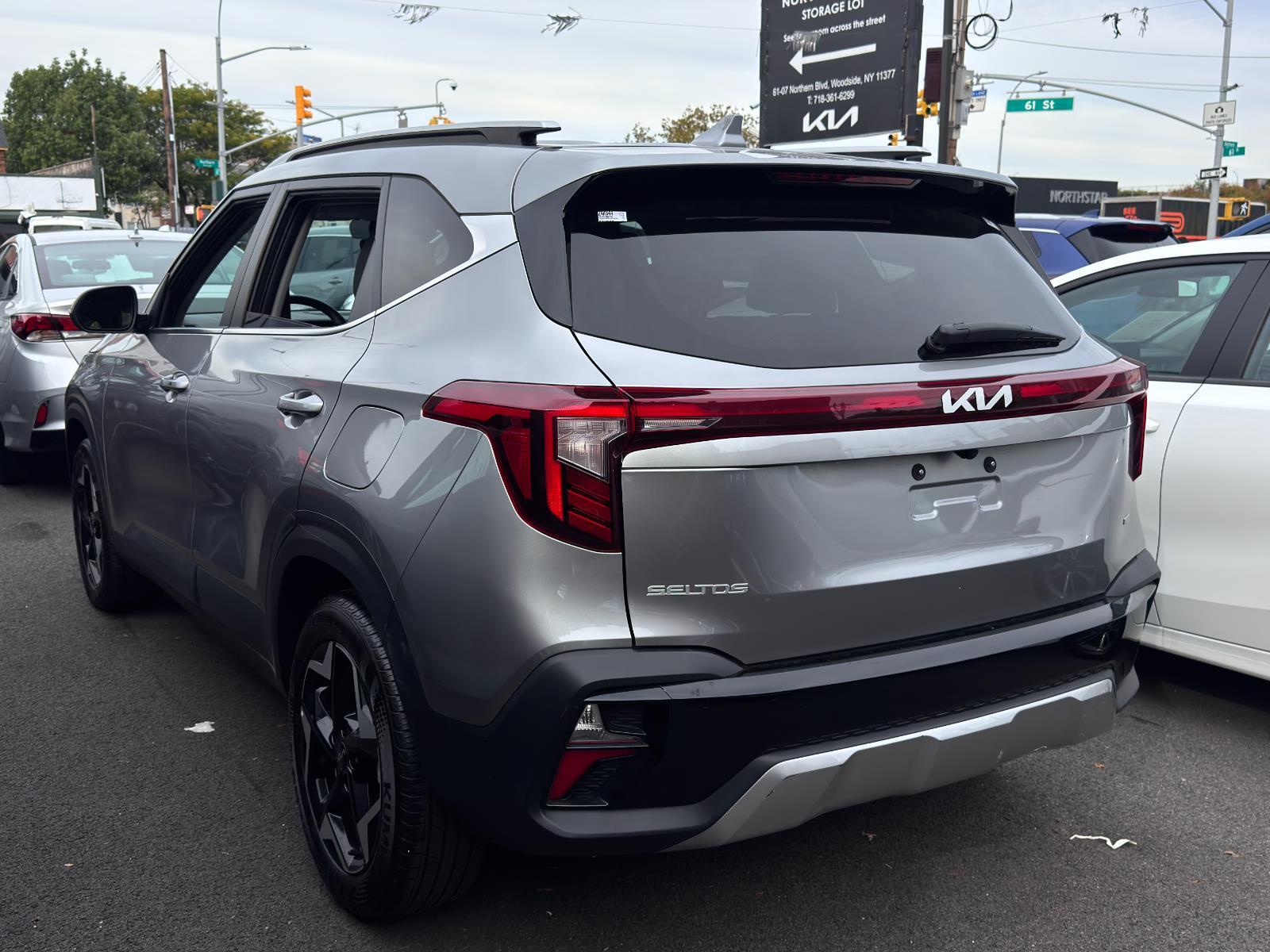 2024 Kia Seltos EX photo 3