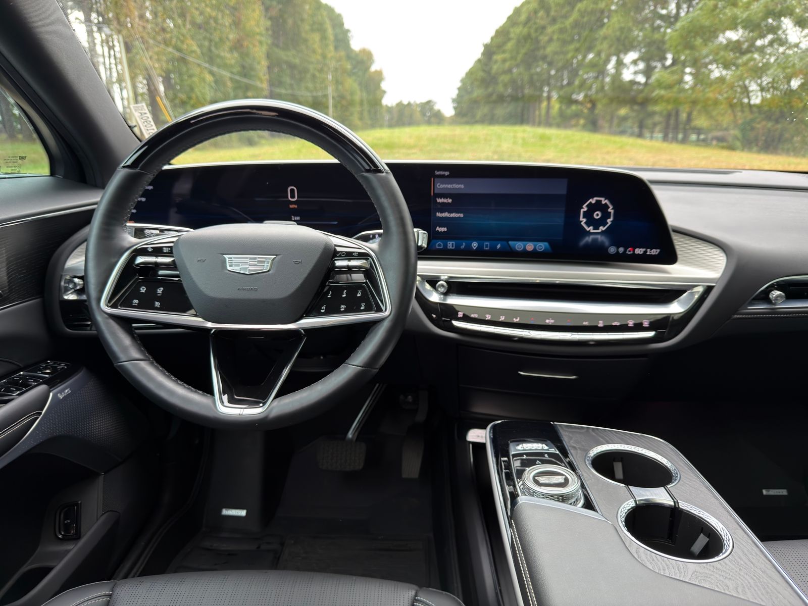 2023 Cadillac Lyriq Luxury photo 4