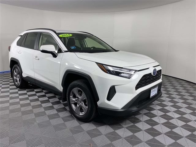 2024 Toyota RAV4 LE's photo
