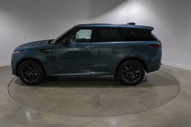 2025 Land Rover Range Rover Sport SE photo 2