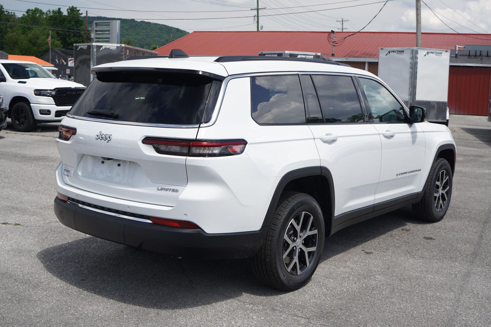 2025 Jeep Grand Cherokee Limited photo 4