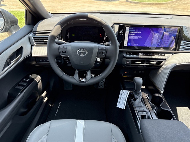 2025 Toyota Camry SE photo 11