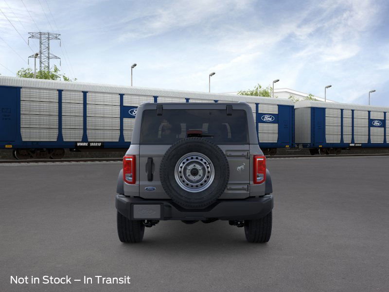 2025 Ford Bronco Base photo 4