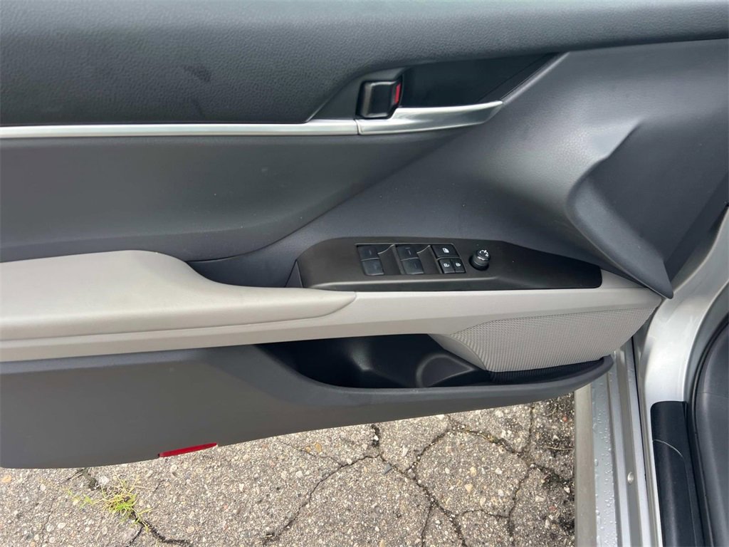 2023 Toyota Camry LE photo 12