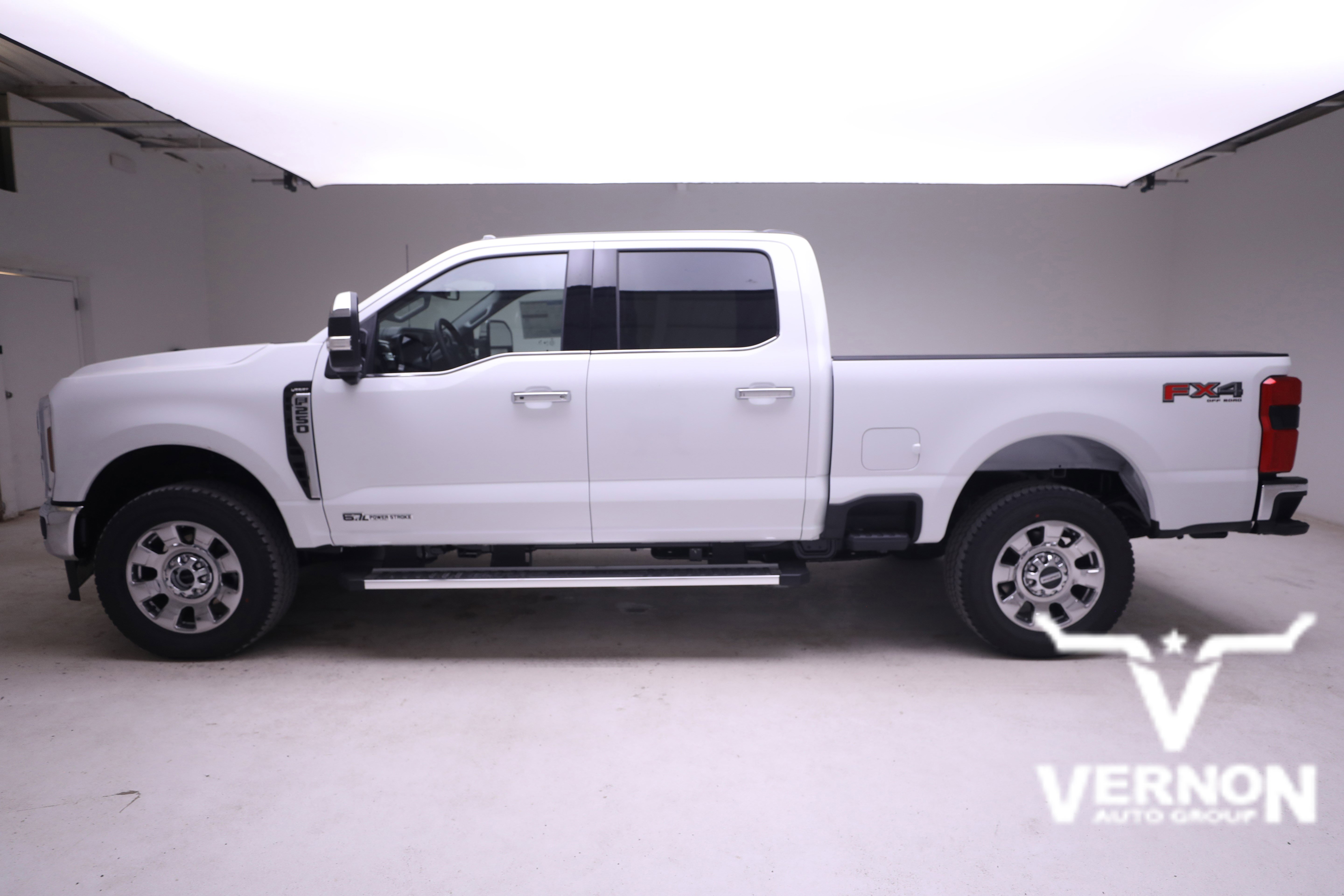 2026 Ford F-250 Lariat photo 2