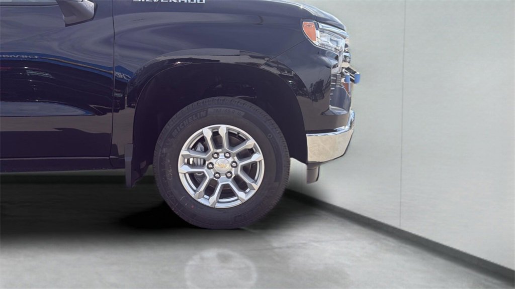 2025 Chevrolet Silverado 1500 LT photo 12