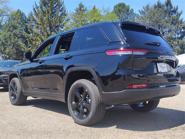 2025 Jeep Grand Cherokee Limited photo 9