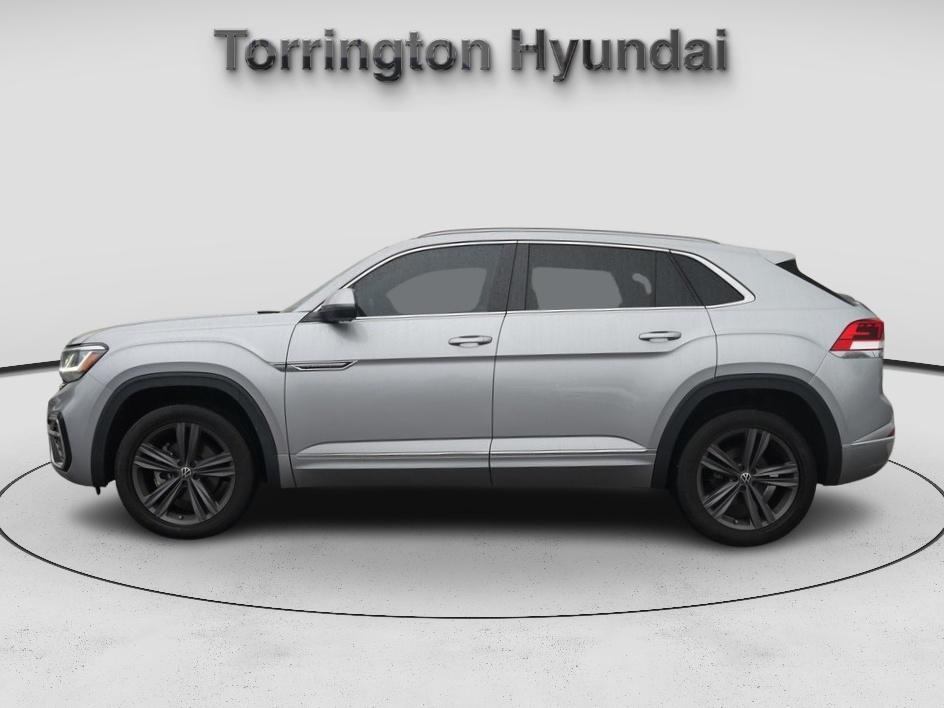 2022 Volkswagen Atlas Cross Sport V6 SEL R-Line photo 4