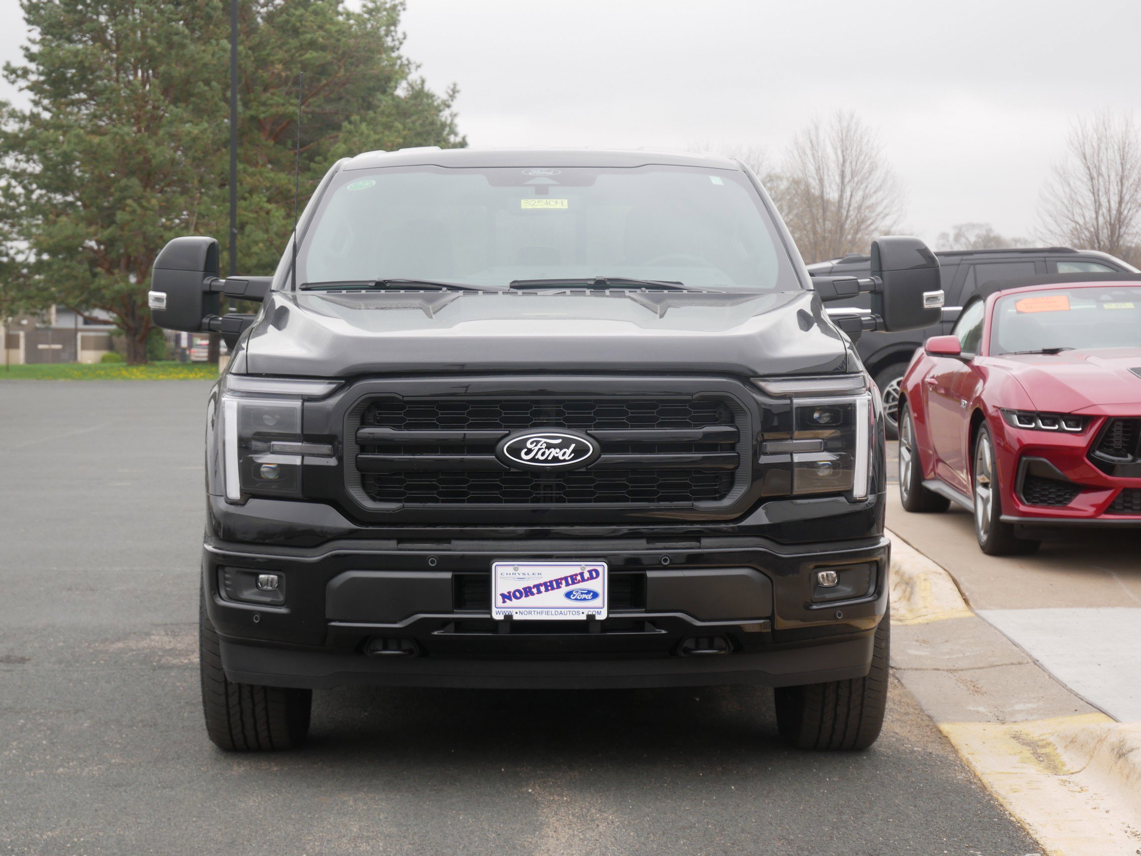 2025 Ford F-150 Lariat photo 3