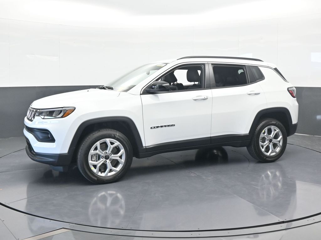 2026 Jeep Compass Latitude photo 2