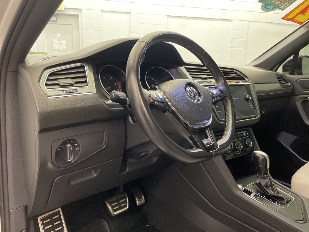 2021 Volkswagen Tiguan SE R-Line Black photo 12