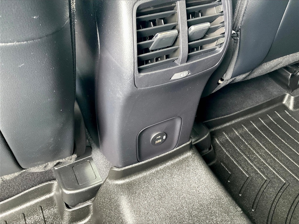 2022 Ford Escape SEL photo 24