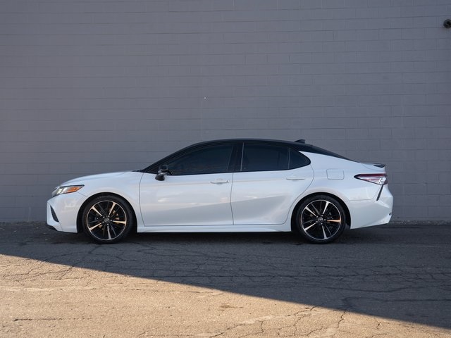 2019 Toyota Camry XSE V6 photo 2