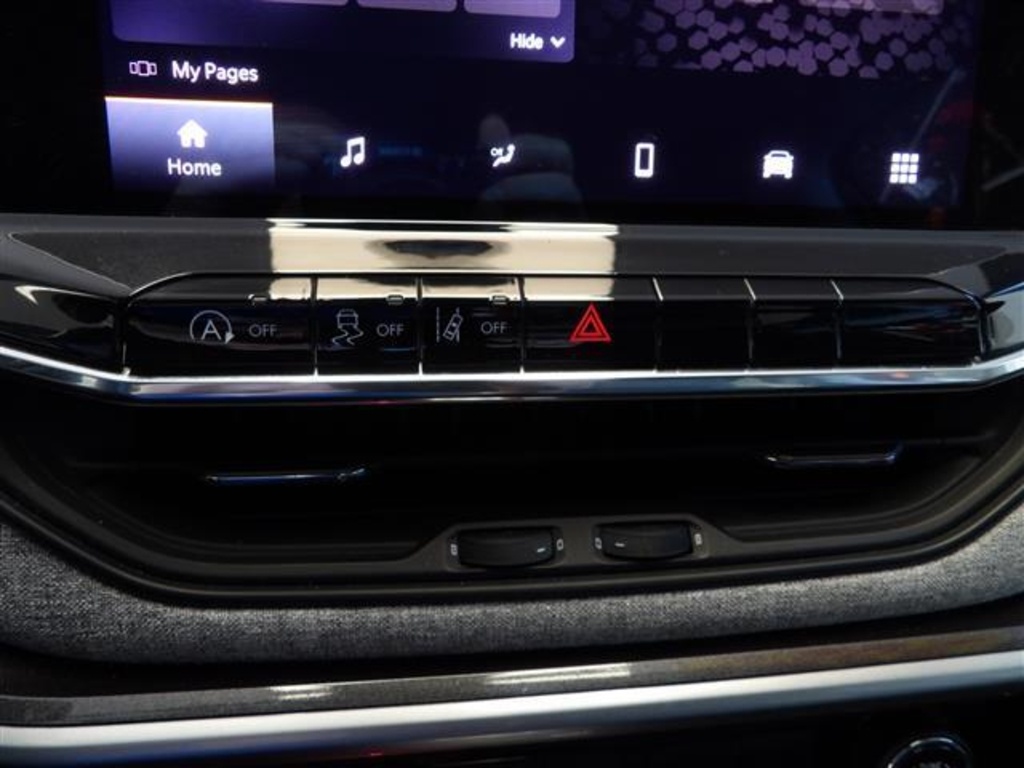 2022 Jeep Compass Latitude Lux photo 33