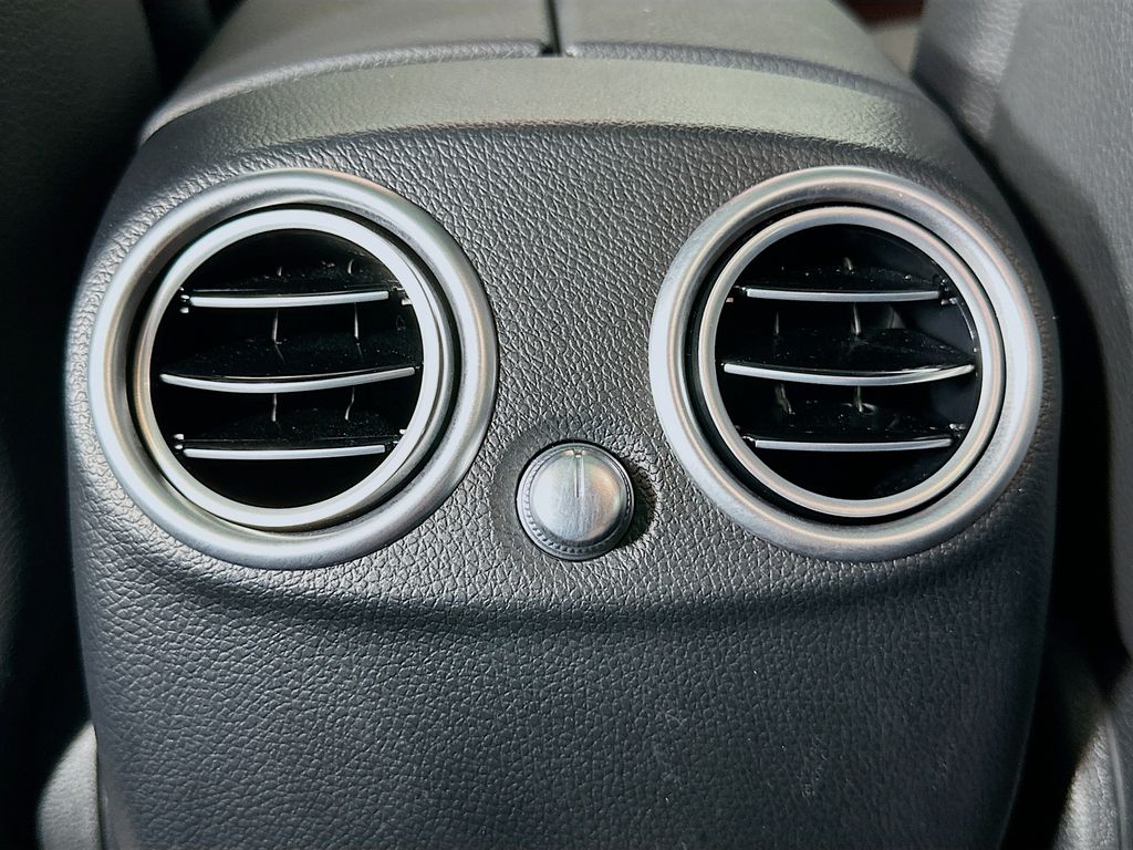 2022 Mercedes Benz GLC 300 4MATIC photo 25