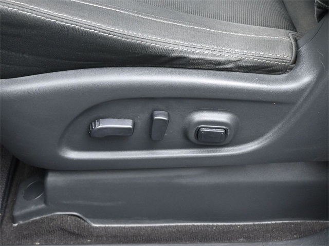 2017 Nissan Titan SV photo 19