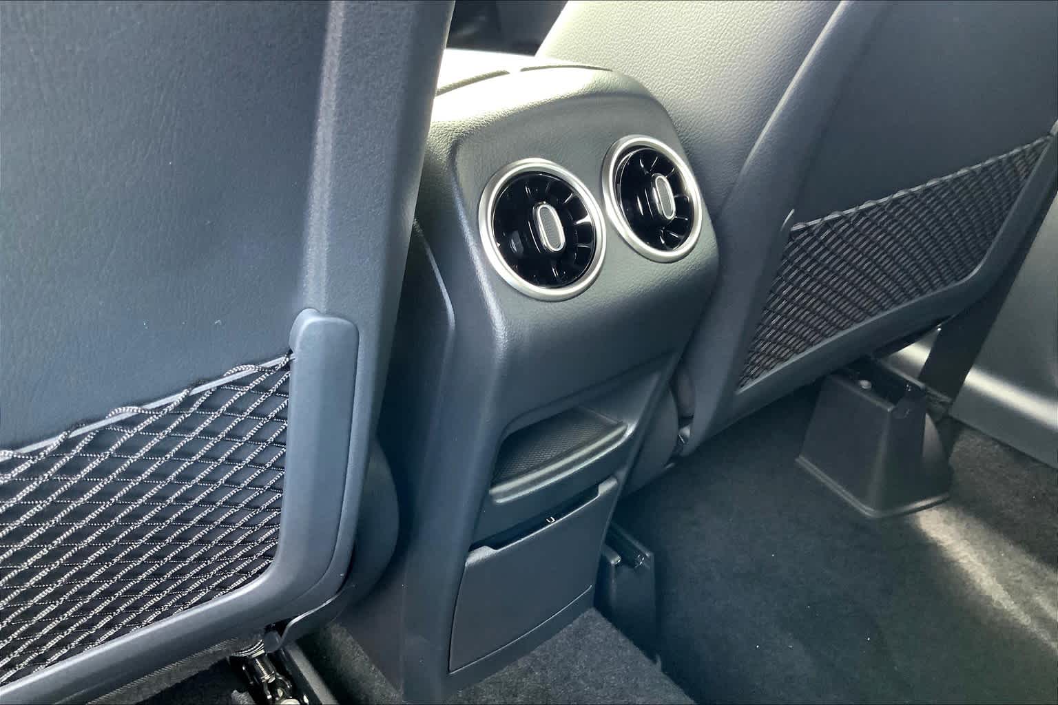 2025 Mercedes Benz GLA 250 photo 11