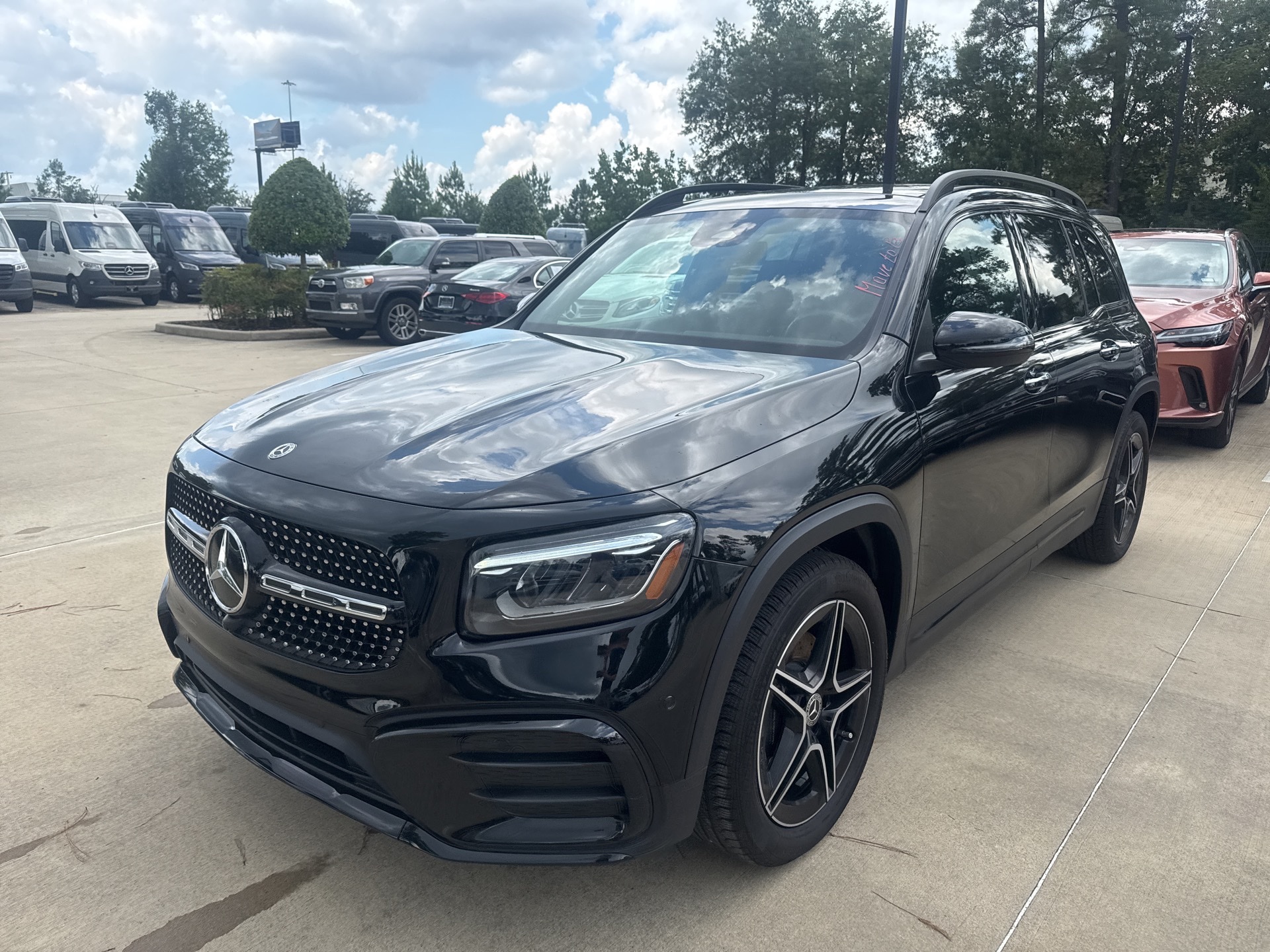 2024 Mercedes Benz GLB 250 photo 8