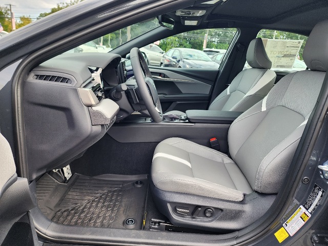 2025 Toyota Camry SE photo 14