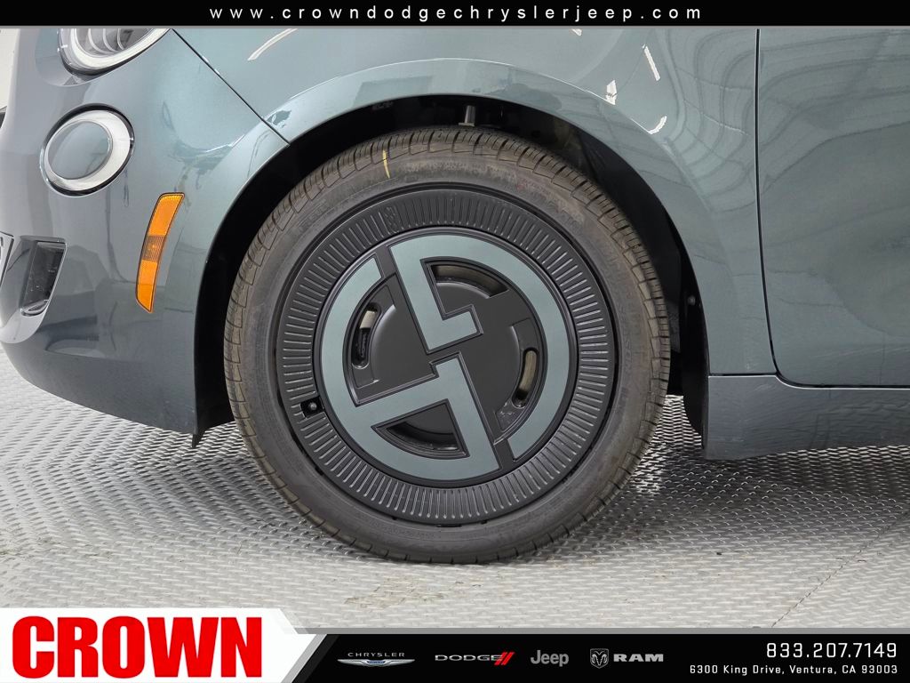 2025 Fiat 500e La Prima photo 10