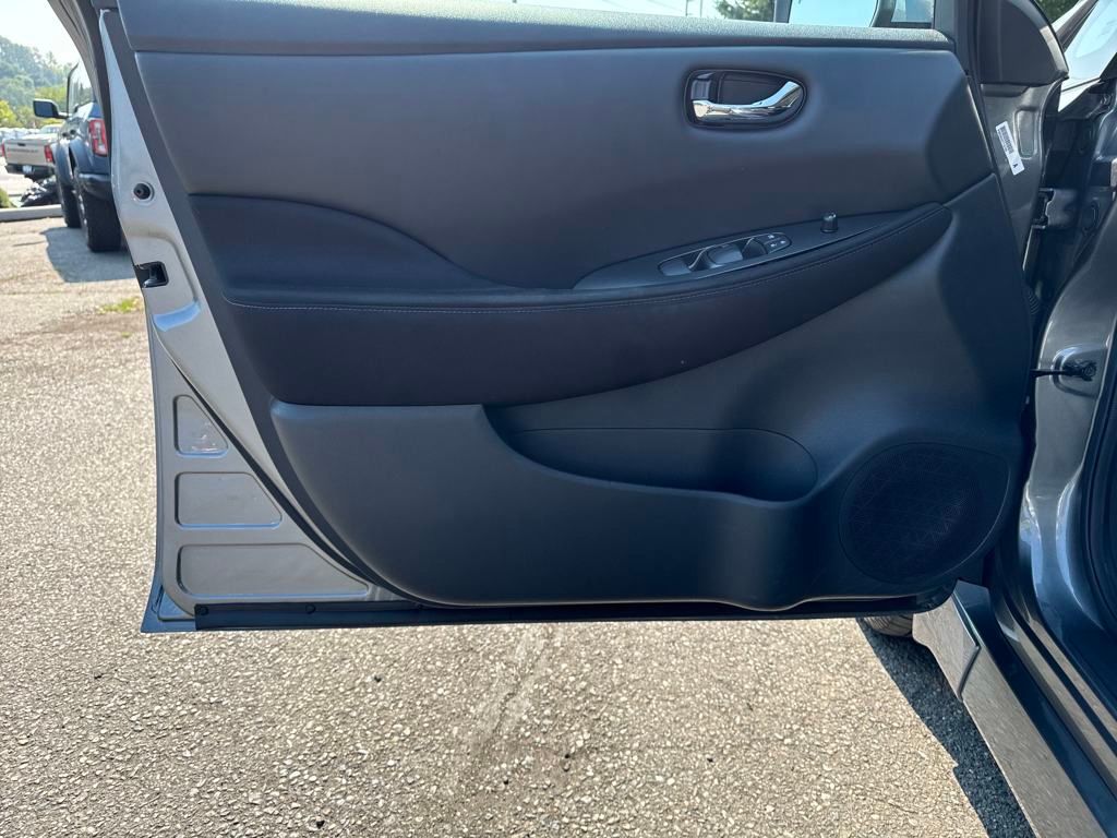 2020 Nissan Leaf Plus photo 10