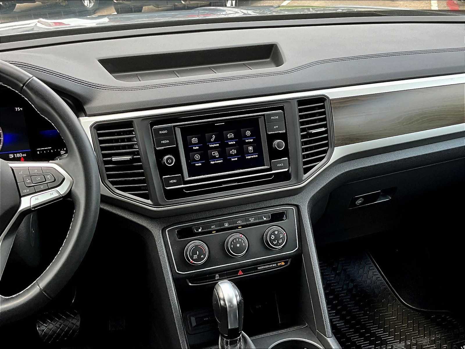 2022 Volkswagen Atlas SE photo 17