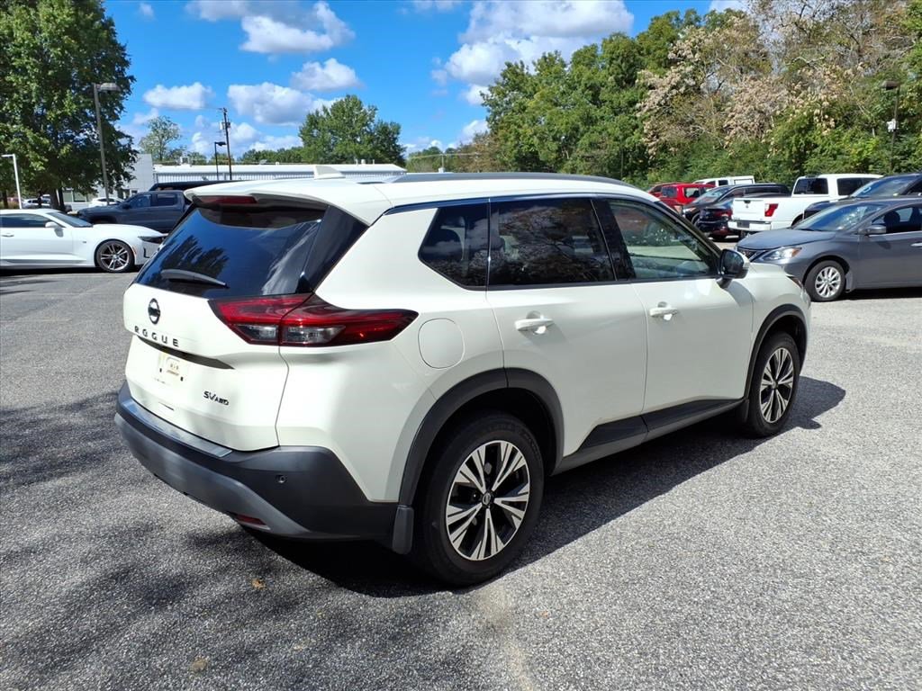 2021 Nissan Rogue SV photo 3