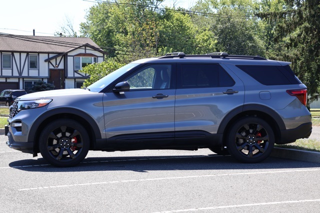 2022 Ford Explorer ST photo 7