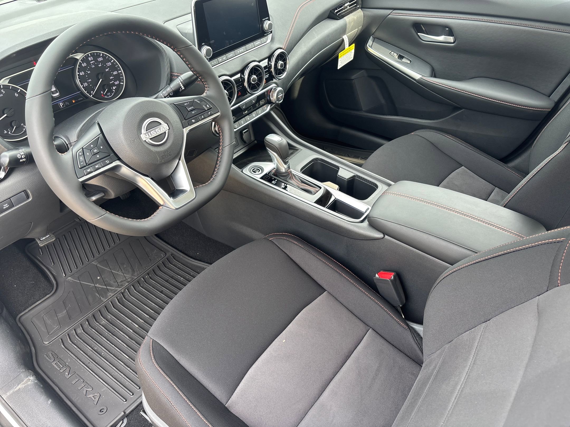 2025 Nissan Sentra SR photo 4