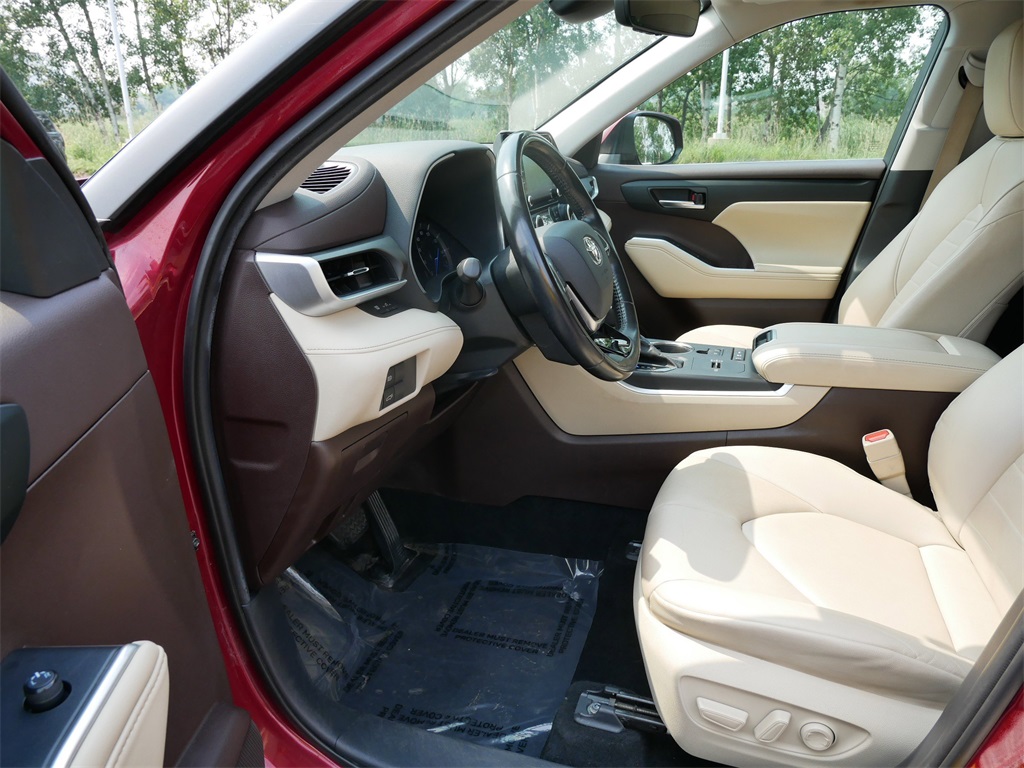 2021 Toyota Highlander Hybrid XLE photo 9