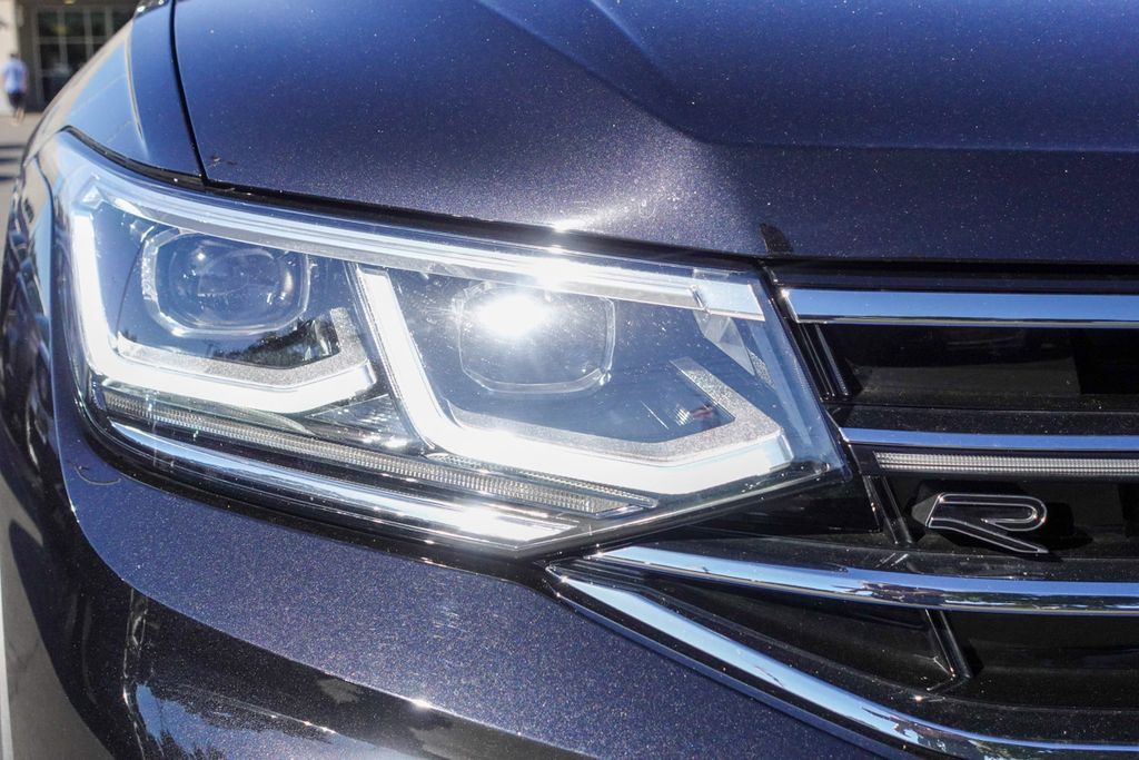2024 Volkswagen Tiguan SEL R-Line Black photo 2