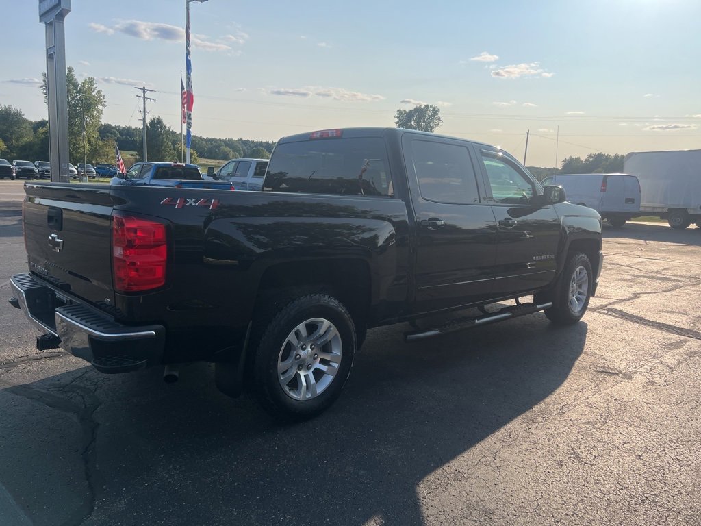 2018 Chevrolet Silverado 1500 LT photo 4