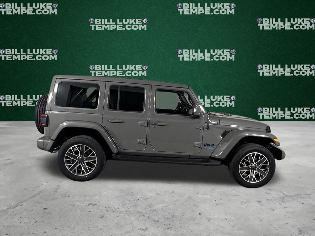 2022 Jeep Wrangler Unlimited Sahara High Altitude 4xe photo 4
